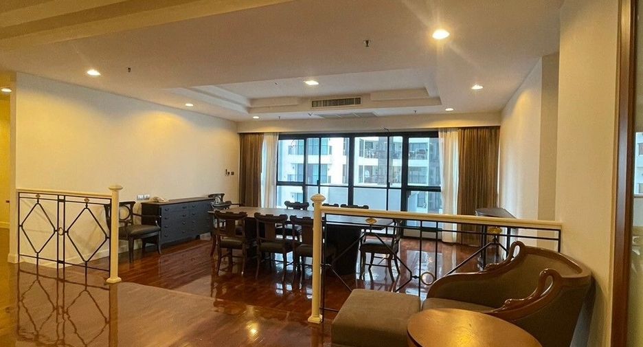 For rent 3 bedrooms apartment in Khlong Toei, Bangkok