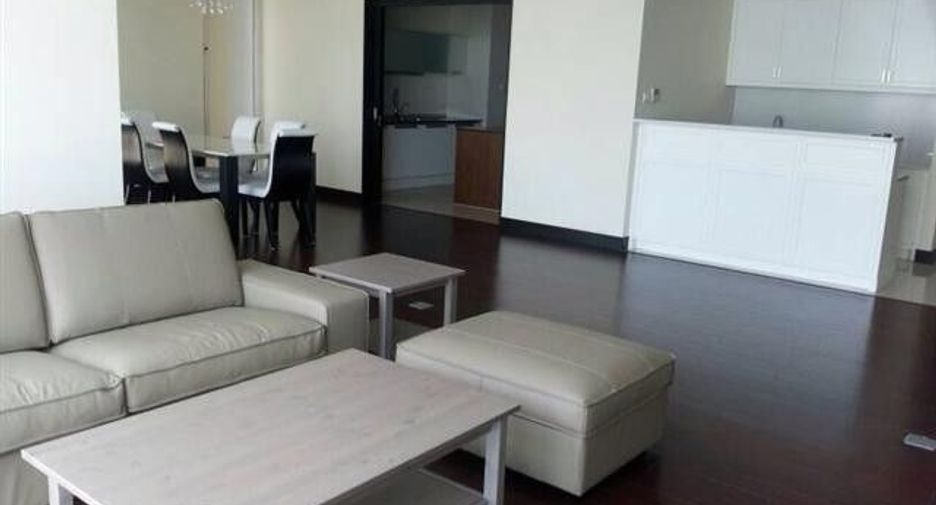 For rent 3 bedrooms condo in Pathum Wan, Bangkok