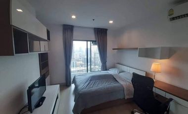 À louer studio condo à Phra Khanong, Bangkok