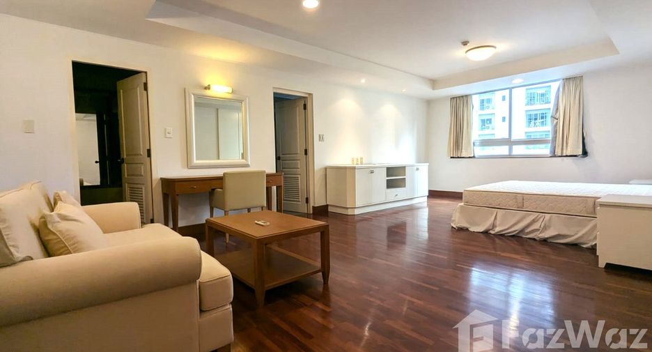 For rent 3 bedrooms condo in Khlong Toei, Bangkok