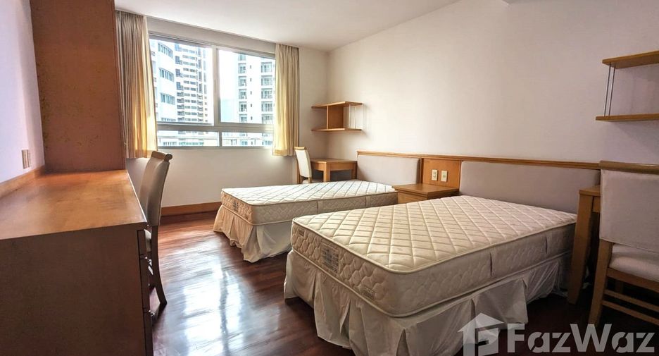 For rent 3 bedrooms condo in Khlong Toei, Bangkok