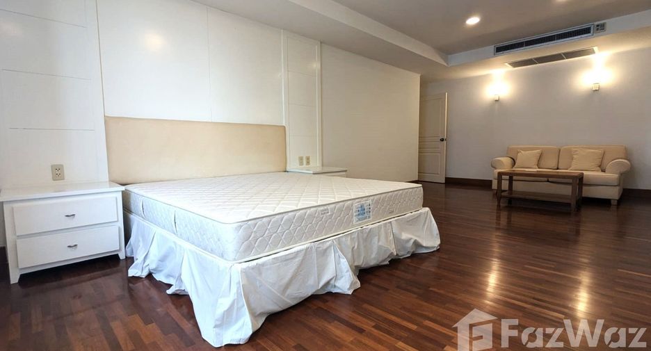 For rent 3 bedrooms condo in Khlong Toei, Bangkok