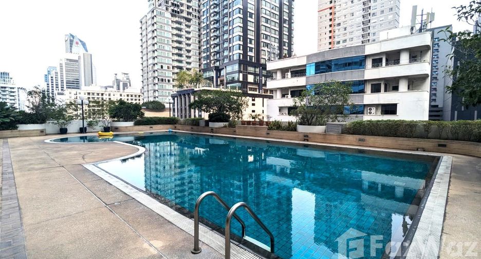 For rent 3 bedrooms condo in Khlong Toei, Bangkok