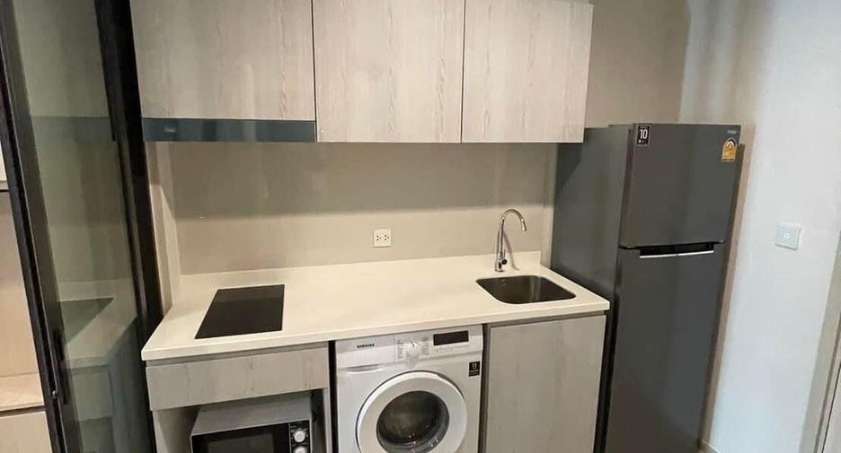 For rent studio condo in Pathum Wan, Bangkok
