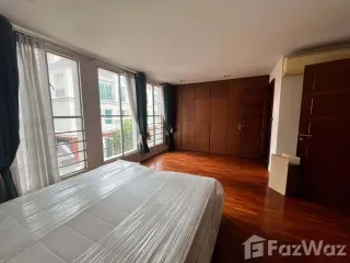 For rent 4 bedrooms townhouse in Watthana, Bangkok