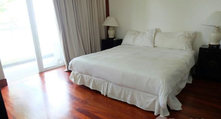 For rent 3 bedrooms condo in Sathon, Bangkok