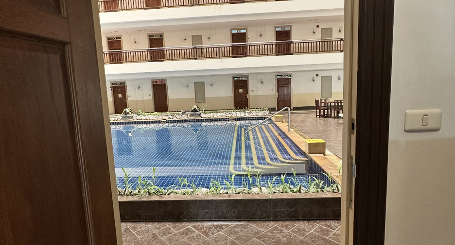 For rent studio condo in Sathon, Bangkok