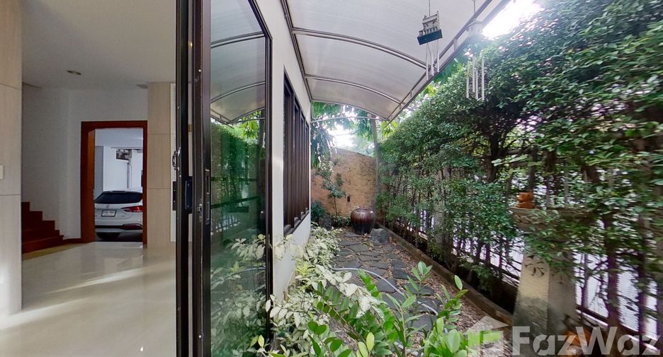 Reihenhaus zur Miete mit 3 Zimmer in Watthana, Bangkok