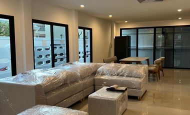 For rent 2 bedrooms townhouse in Mueang Samut Prakan, Samut Prakan