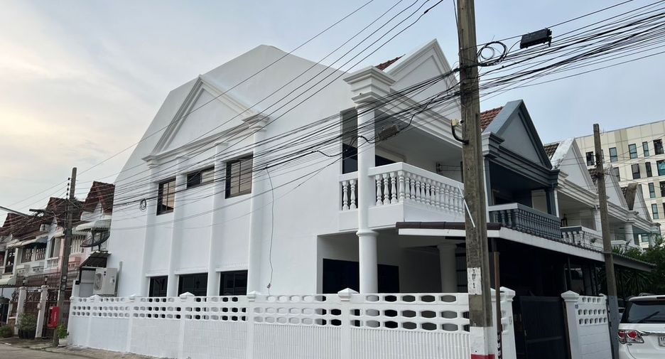 For rent 2 bedrooms townhouse in Mueang Samut Prakan, Samut Prakan