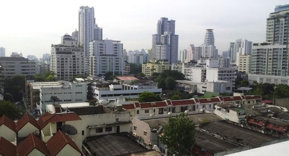 For rent 2 bedrooms condo in Khlong Toei, Bangkok