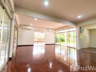 For rent 3 bedrooms house in Khlong Toei, Bangkok