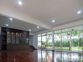 For rent 3 bedrooms house in Khlong Toei, Bangkok