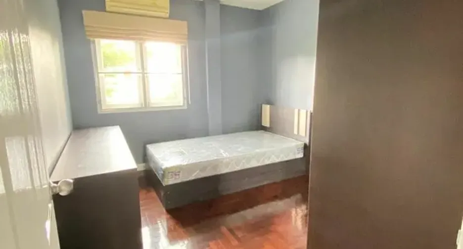 For rent 3 bedrooms house in Lat Krabang, Bangkok