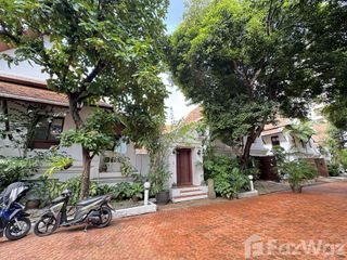 Haus zur Miete mit 3 Zimmer in Watthana, Bangkok
