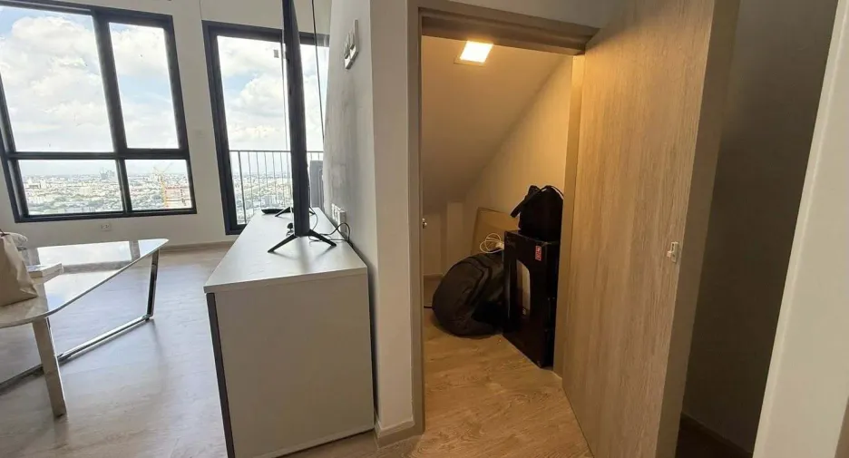 For rent 1 bed condo in Watthana, Bangkok
