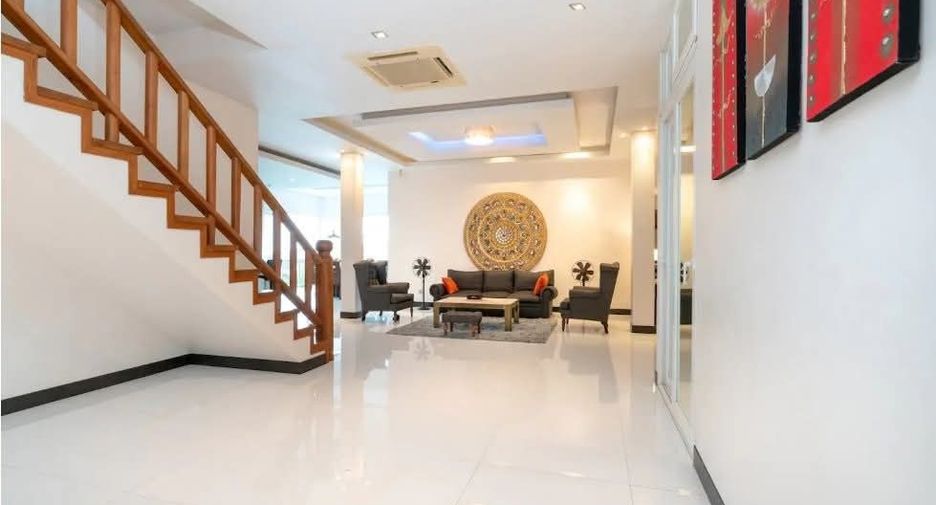 Casa en alquiler de 6 habitaciones en Mueang Phuket, Phuket
