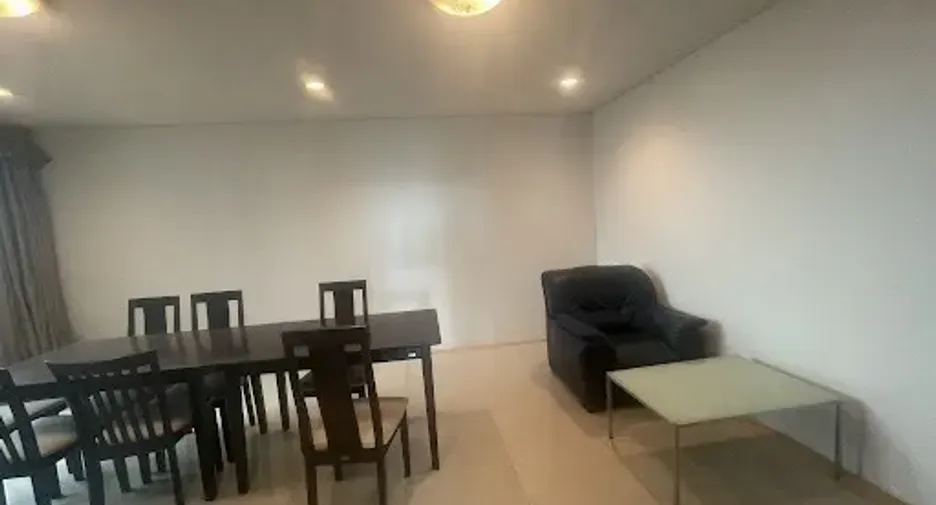 For rent 3 bedrooms condo in Sathon, Bangkok