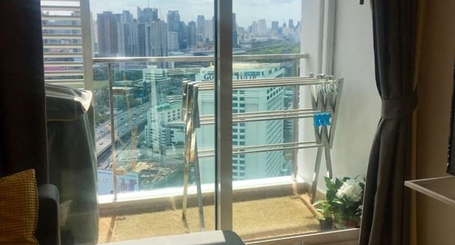 Condo en alquiler de 1 habitaciones en Huai Khwang, Bangkok