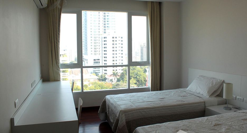 For rent 2 bedrooms condo in Watthana, Bangkok