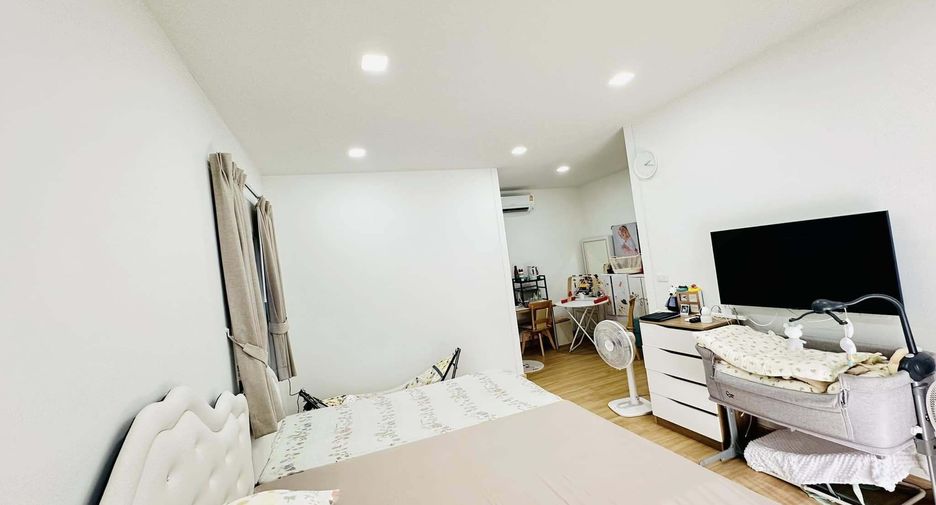 For rent 4 bedrooms house in Mueang Samut Prakan, Samut Prakan
