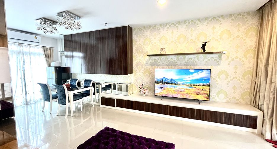 For rent 3 bedrooms townhouse in Wang Thonglang, Bangkok