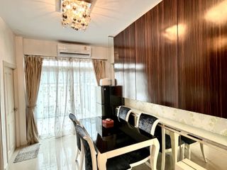 Reihenhaus zur Miete mit 3 Zimmer in Wang Thonglang, Bangkok