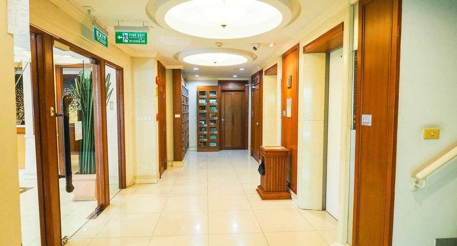 For rent 1 bed condo in Watthana, Bangkok