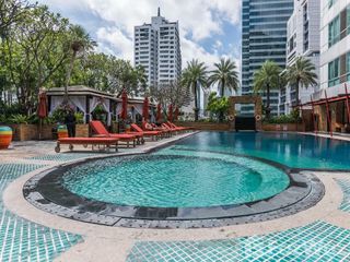 For rent 3 bedrooms condo in Sathon, Bangkok