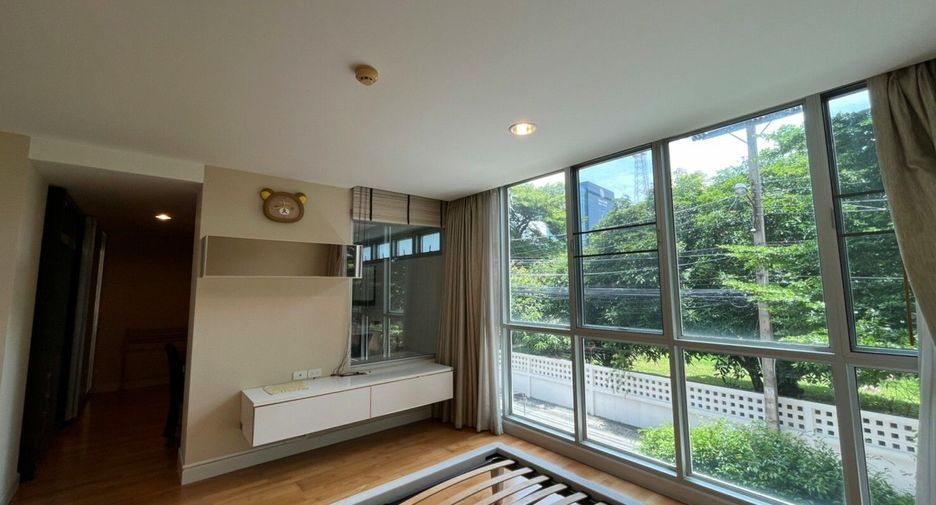 For rent 2 bedrooms condo in Phaya Thai, Bangkok