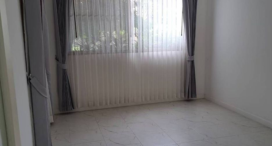 For rent 6 bedrooms townhouse in Phaya Thai, Bangkok