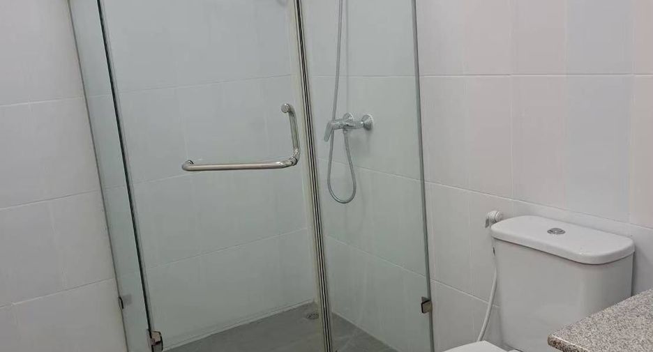 For rent 6 bedrooms townhouse in Phaya Thai, Bangkok