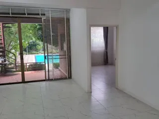 For rent 6 bedrooms townhouse in Phaya Thai, Bangkok