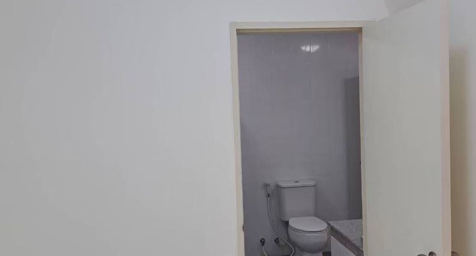 For rent 6 bedrooms townhouse in Phaya Thai, Bangkok