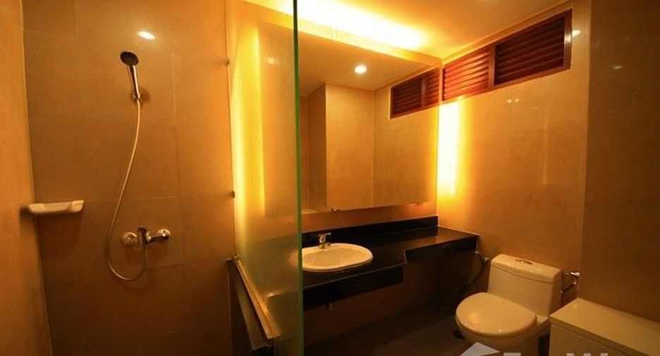 For rent 3 bedrooms condo in Watthana, Bangkok