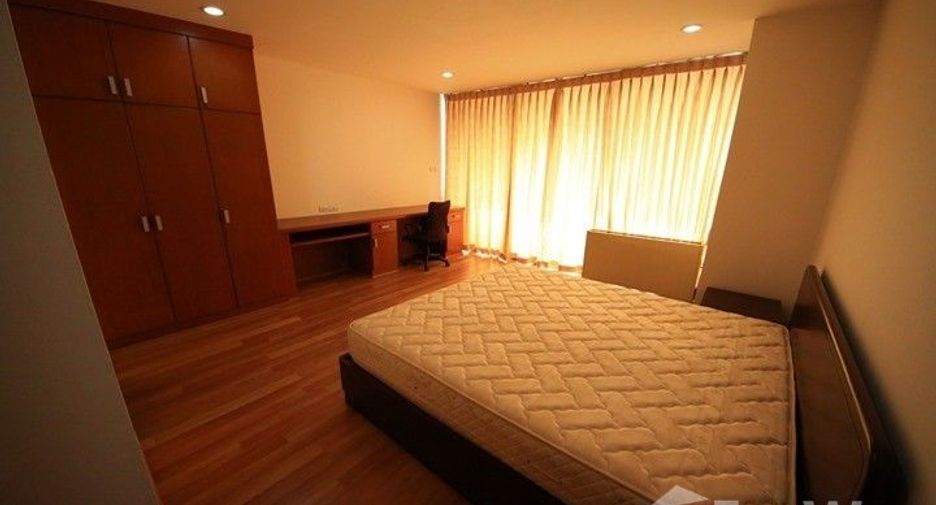 For rent 3 bedrooms condo in Watthana, Bangkok