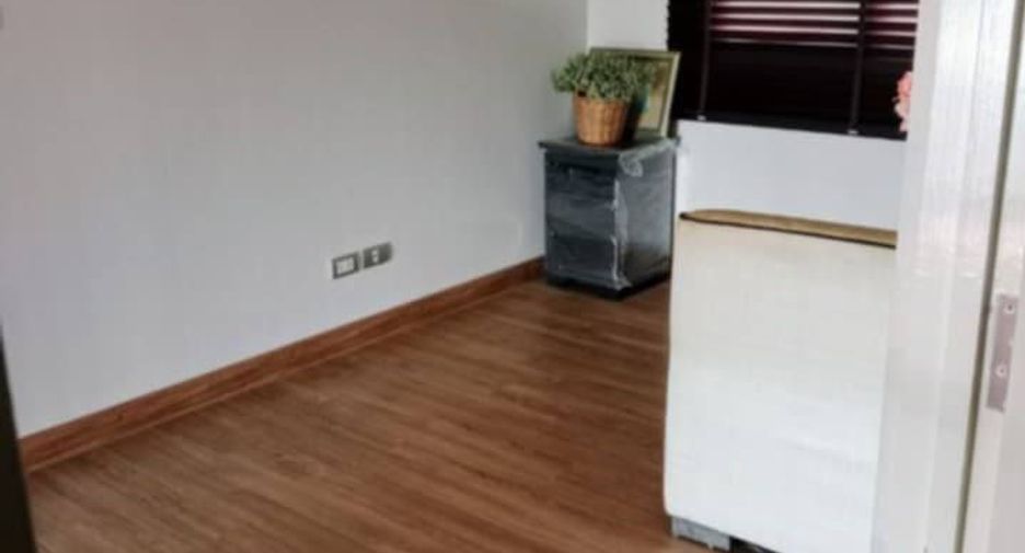 For rent 4 bedrooms house in Khan Na Yao, Bangkok