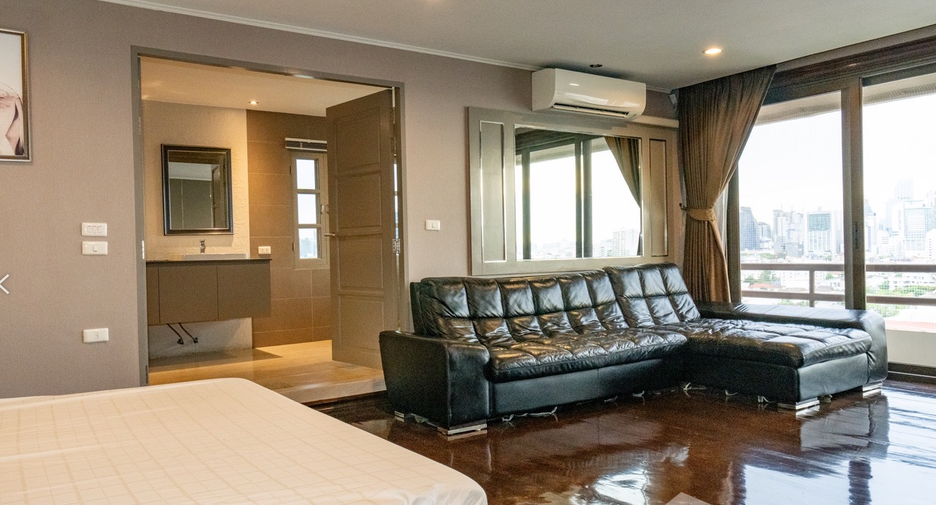 For rent 4 bedrooms condo in Phaya Thai, Bangkok