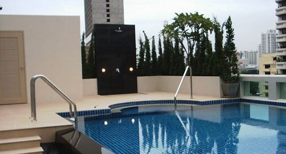 For rent 3 bedrooms condo in Khlong Toei, Bangkok