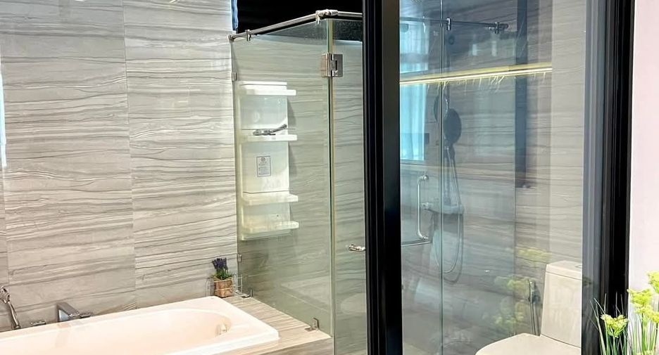 Casa en alquiler de 3 habitaciones en Saphan Sung, Bangkok