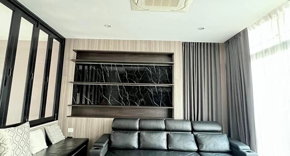 Casa en alquiler de 3 habitaciones en Saphan Sung, Bangkok
