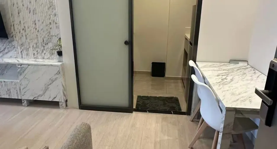 For rent 1 bed condo in Huai Khwang, Bangkok