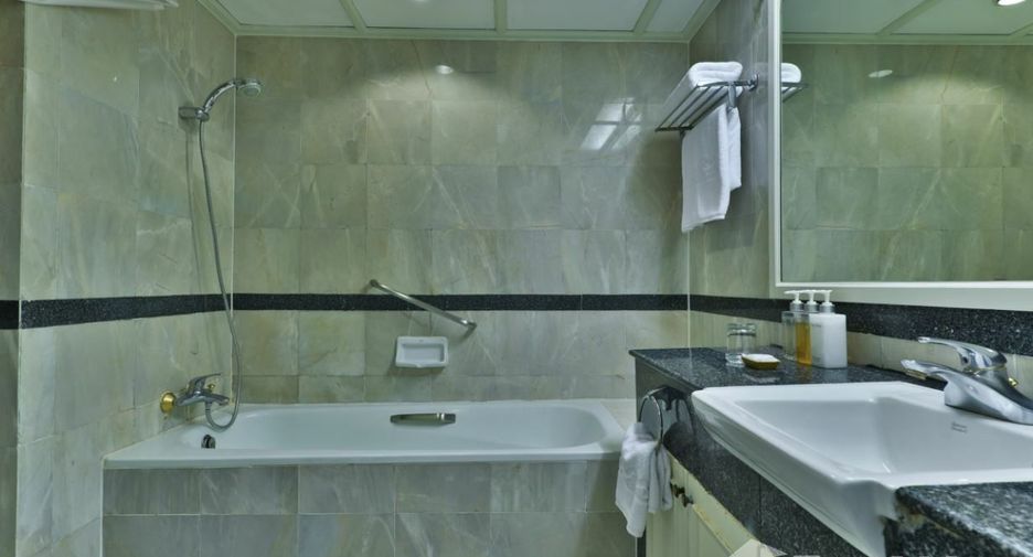 For rent 1 bed apartment in Pathum Wan, Bangkok