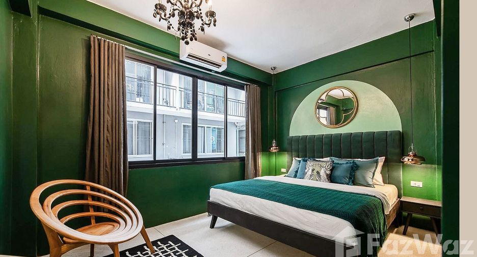 For rent 4 bedrooms townhouse in Bang Rak, Bangkok