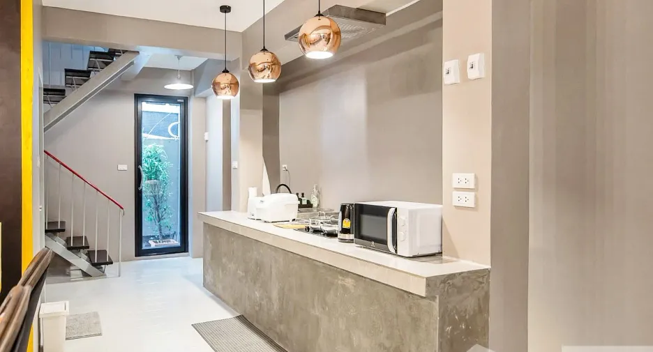 For rent 4 bedrooms townhouse in Bang Rak, Bangkok