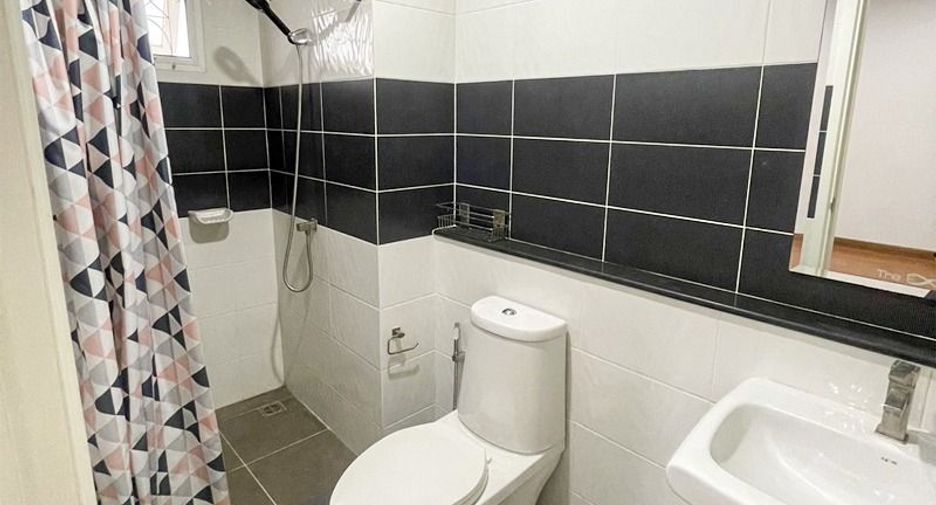 For rent 3 ベッドルーム townhouse in Bang Khen, Bangkok