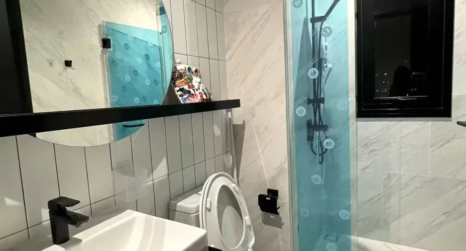 For rent 2 bedrooms condo in Khlong San, Bangkok