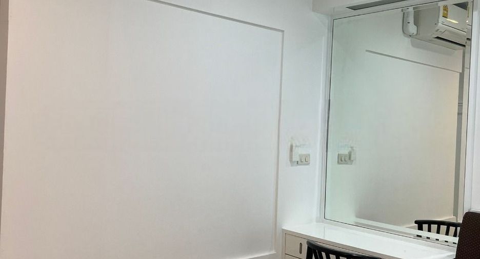 For rent studio condo in Phaya Thai, Bangkok