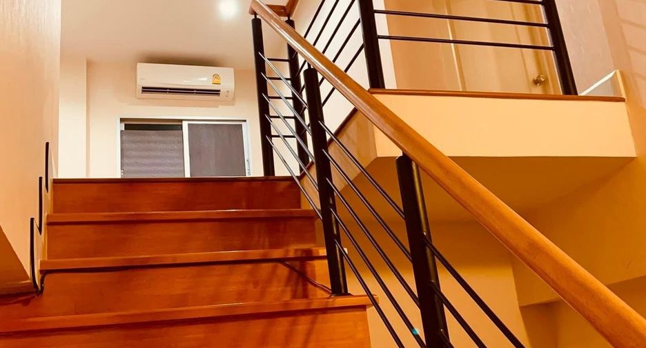 For rent 4 bedrooms house in Phasi Charoen, Bangkok