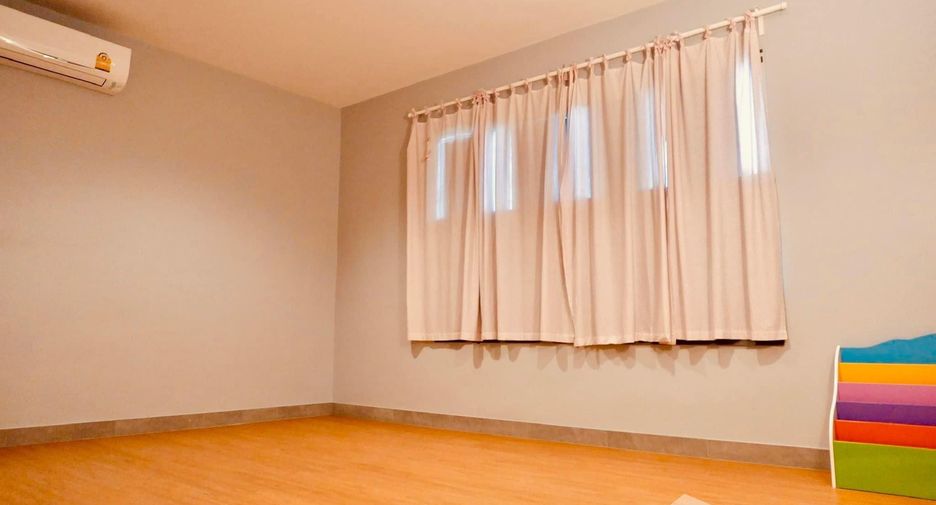For rent 4 bedrooms house in Phasi Charoen, Bangkok